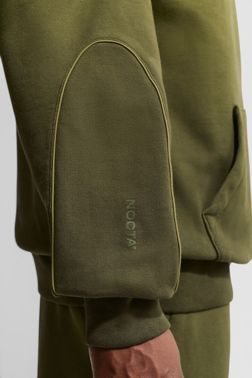 סווטשירט נייקי X נוקטה