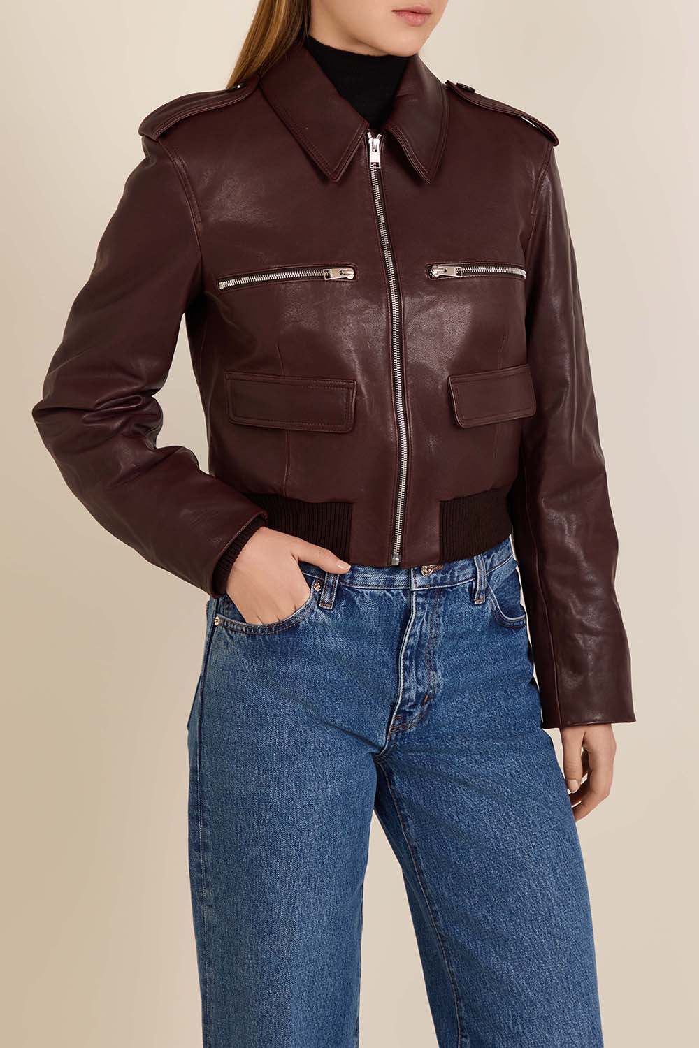 תמונת דוגמן קידמית של ז'קט עור