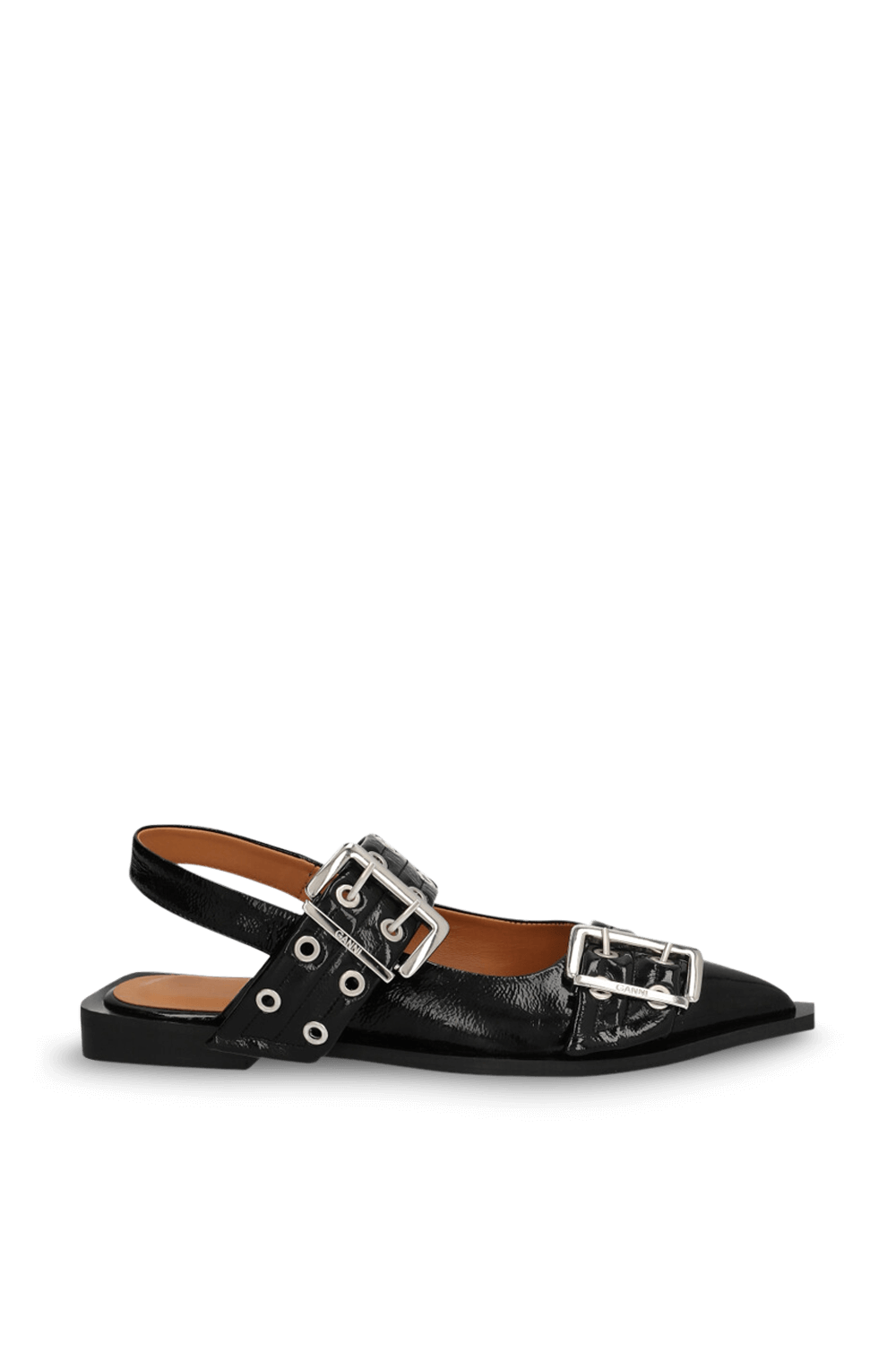 תמונה קידמית של נעליים שטוחות