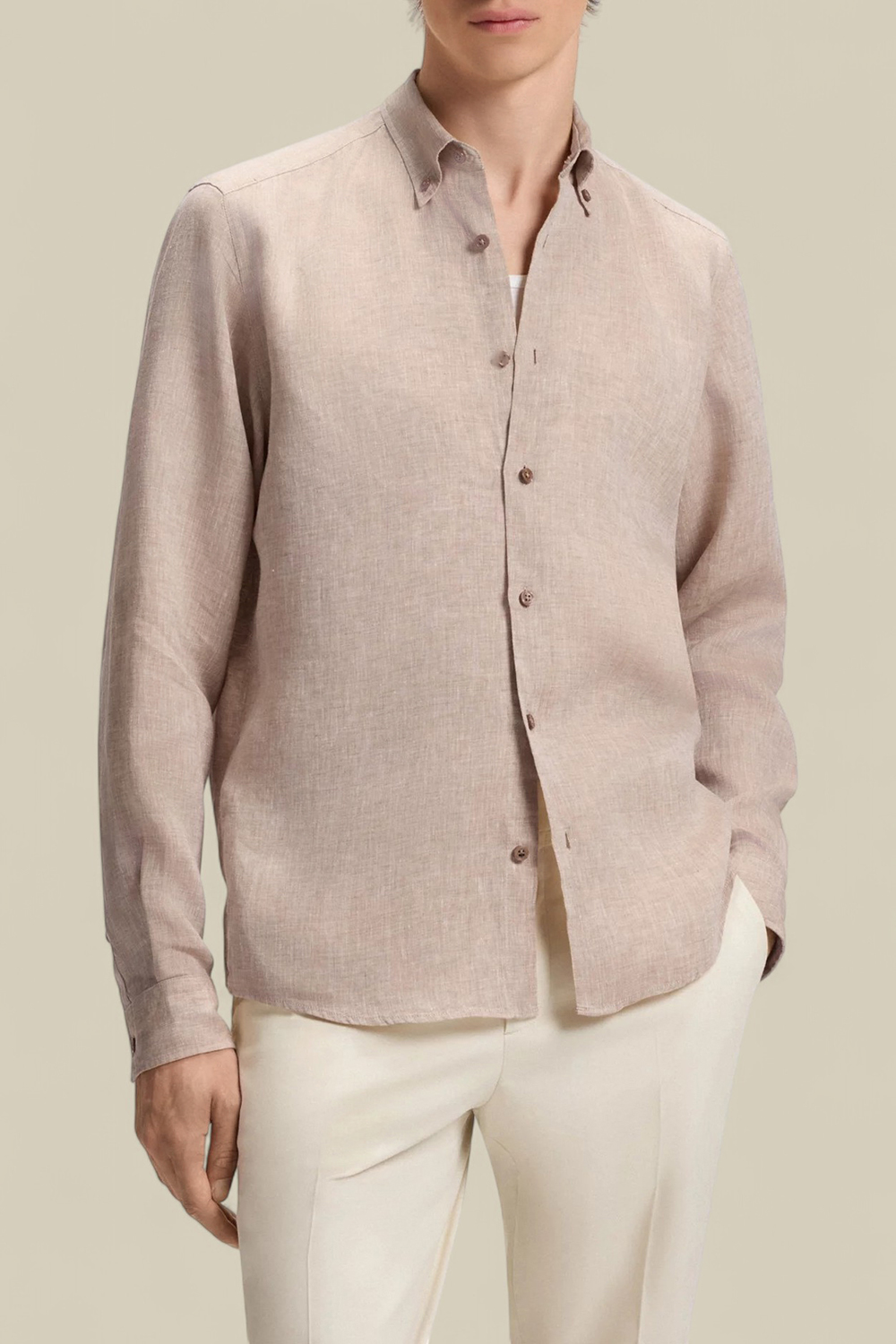 תמונת דוגמן קידמית של חולצת כפתורים