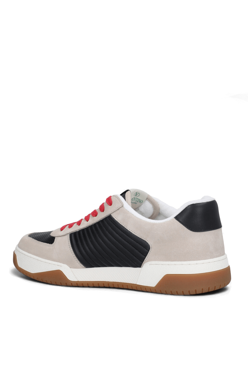 תמונה אחורית של נעלי סניקרס