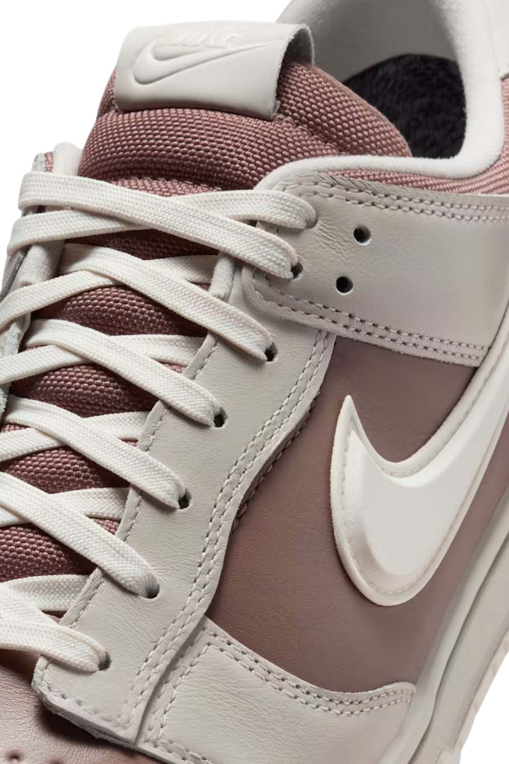 תמונת פנים של נעלי סניקרס דאנק גורטקס