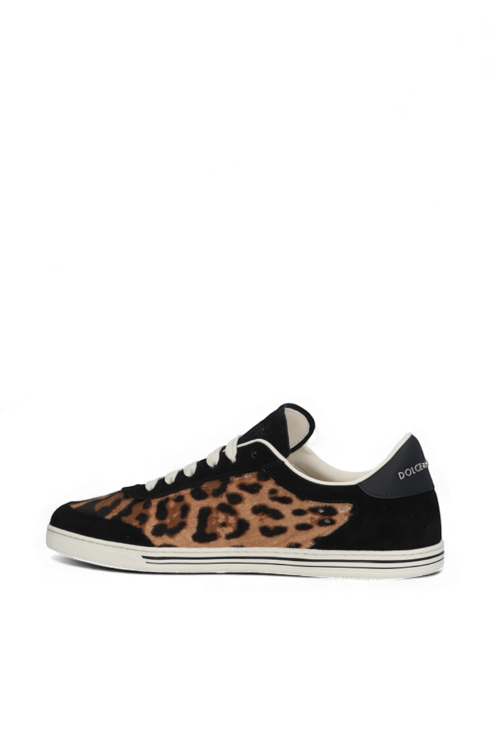 תמונה אחורית של נעלי סניקרס