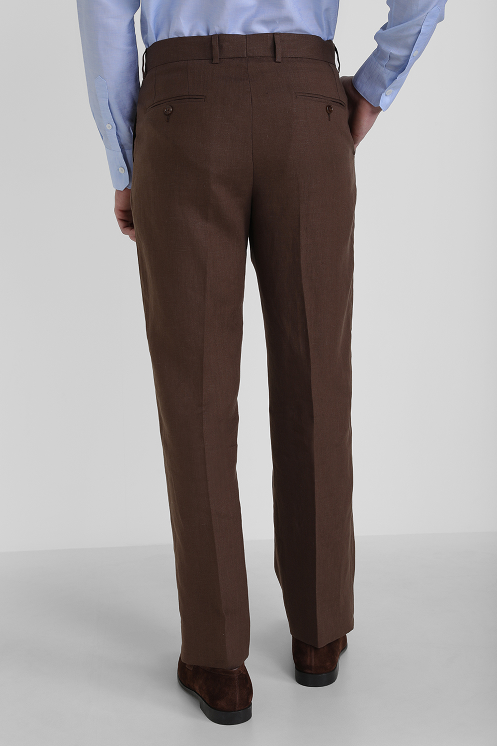 תמונת דוגמן אחורית של מכנסיים מחויטים מפשתן