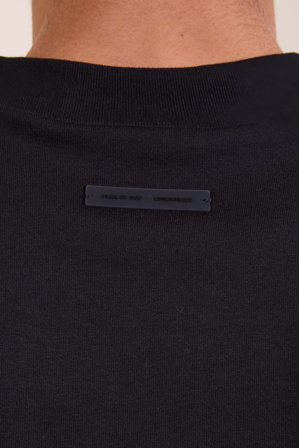 תמונת דוגמן אחורית של חולצת טי