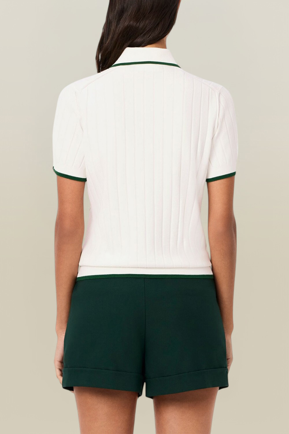 תמונת דוגמן אחורית של חולצת פולו