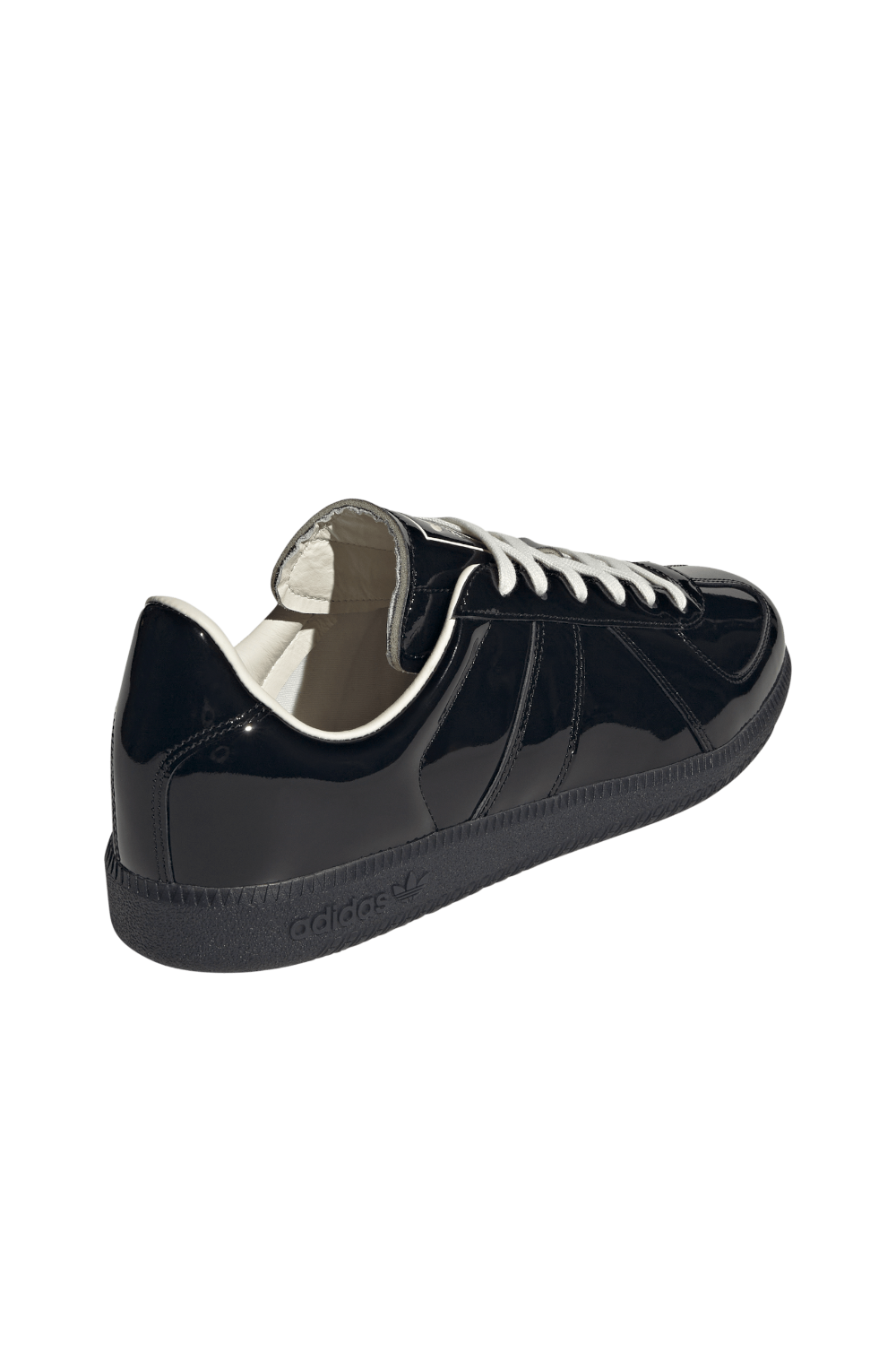 תמונת פנים של נעלי סניקרס בי דבליו ארמי