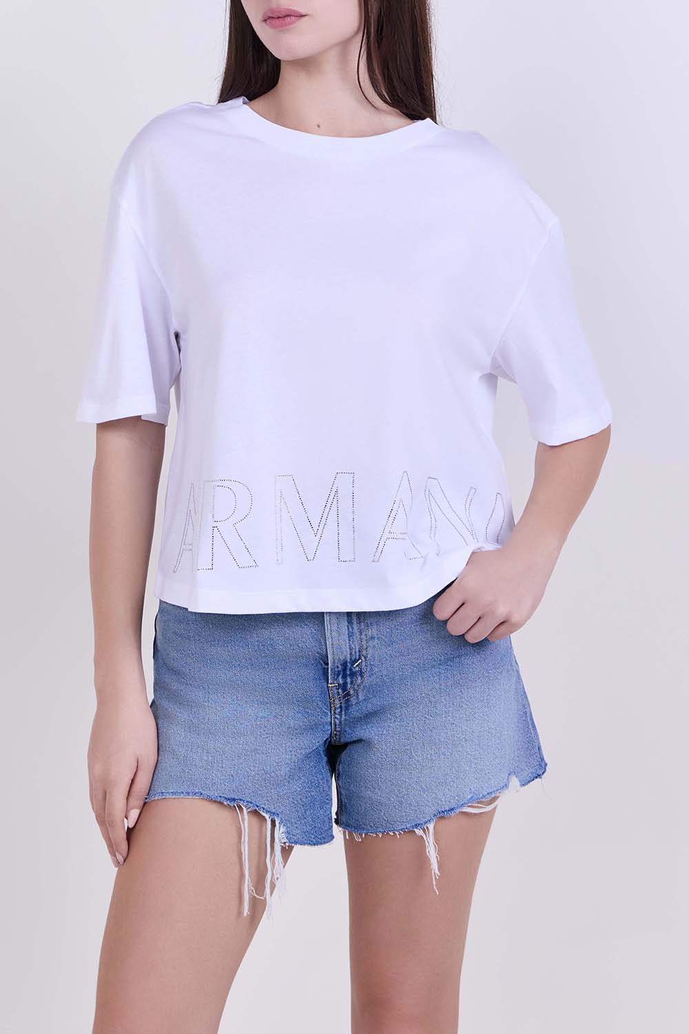 תמונת דוגמן קידמית של חולצת טי קרופ