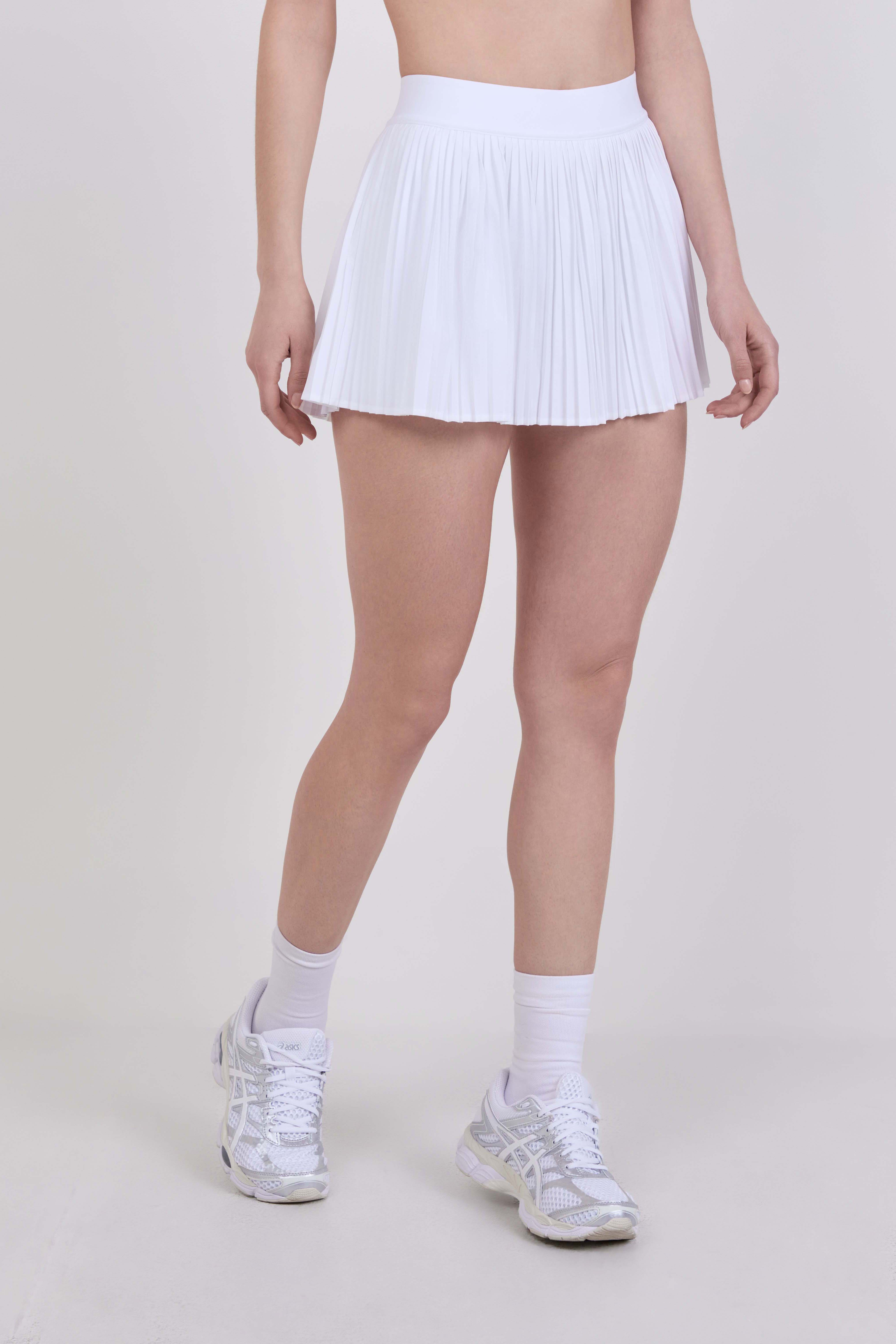 תמונת דוגמן קידמית של High-Rise Pleated Tennis Skirt