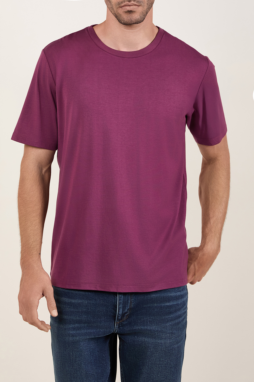 תמונת דוגמן קידמית של חולצת טי