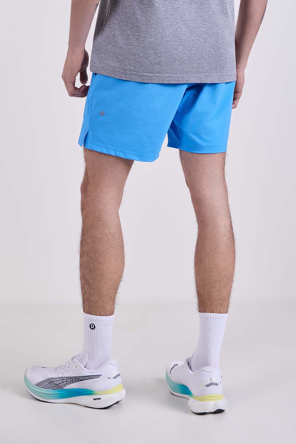 תמונת דוגמן אחורית של License to Train Lined Short 7