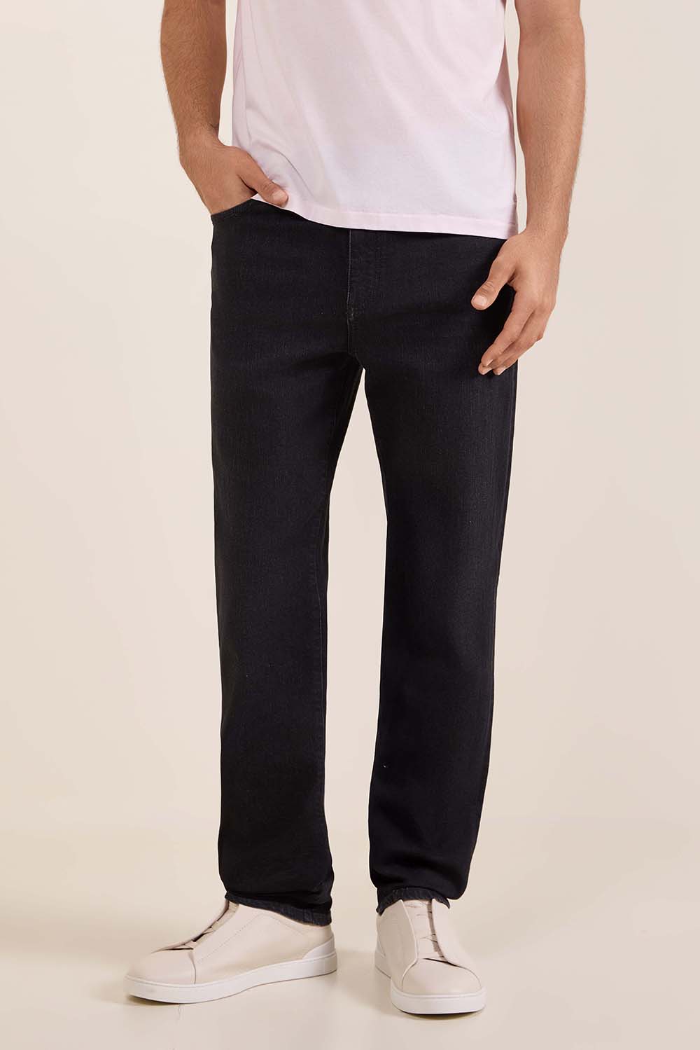 תמונת דוגמן קידמית של מכנסי ג'ינס סלים פיט