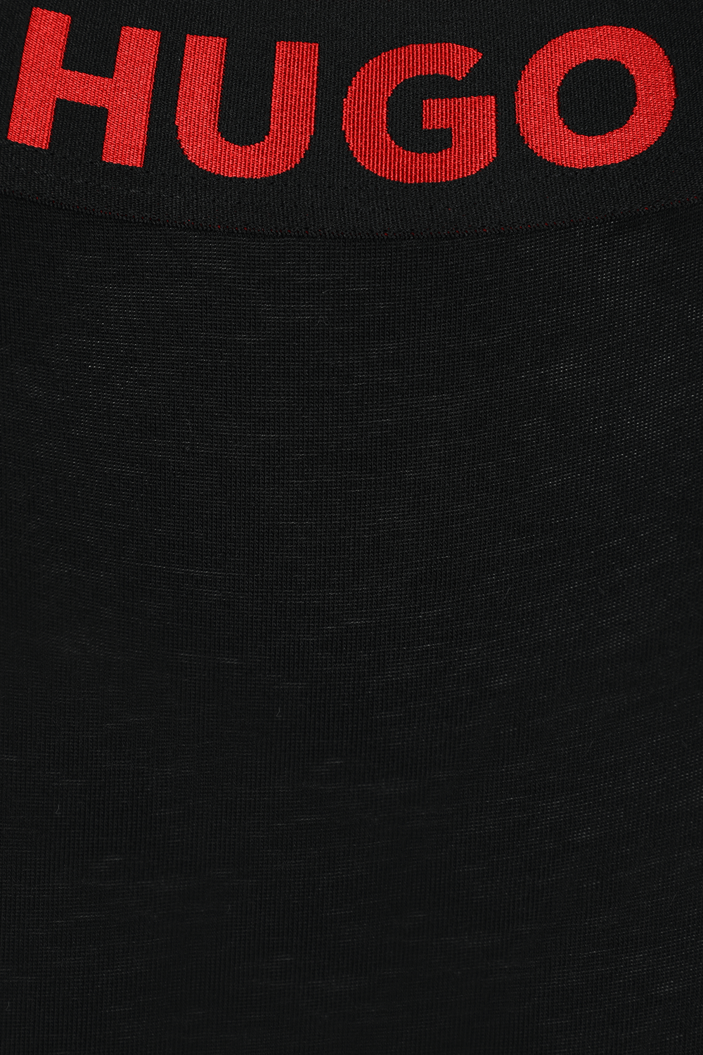 תמונה אחורית של תחתוני היפסטר שחורים עם לוגוטייפ אדום