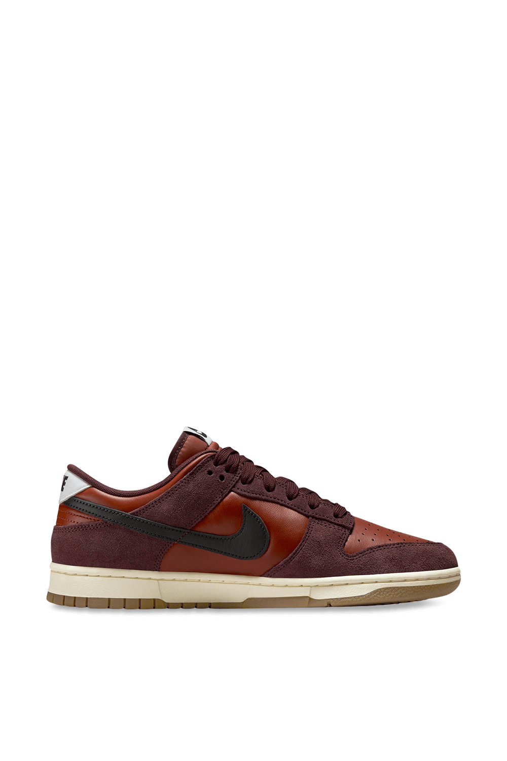 תמונה קידמית של נעלי סניקרס דאנק רטרו