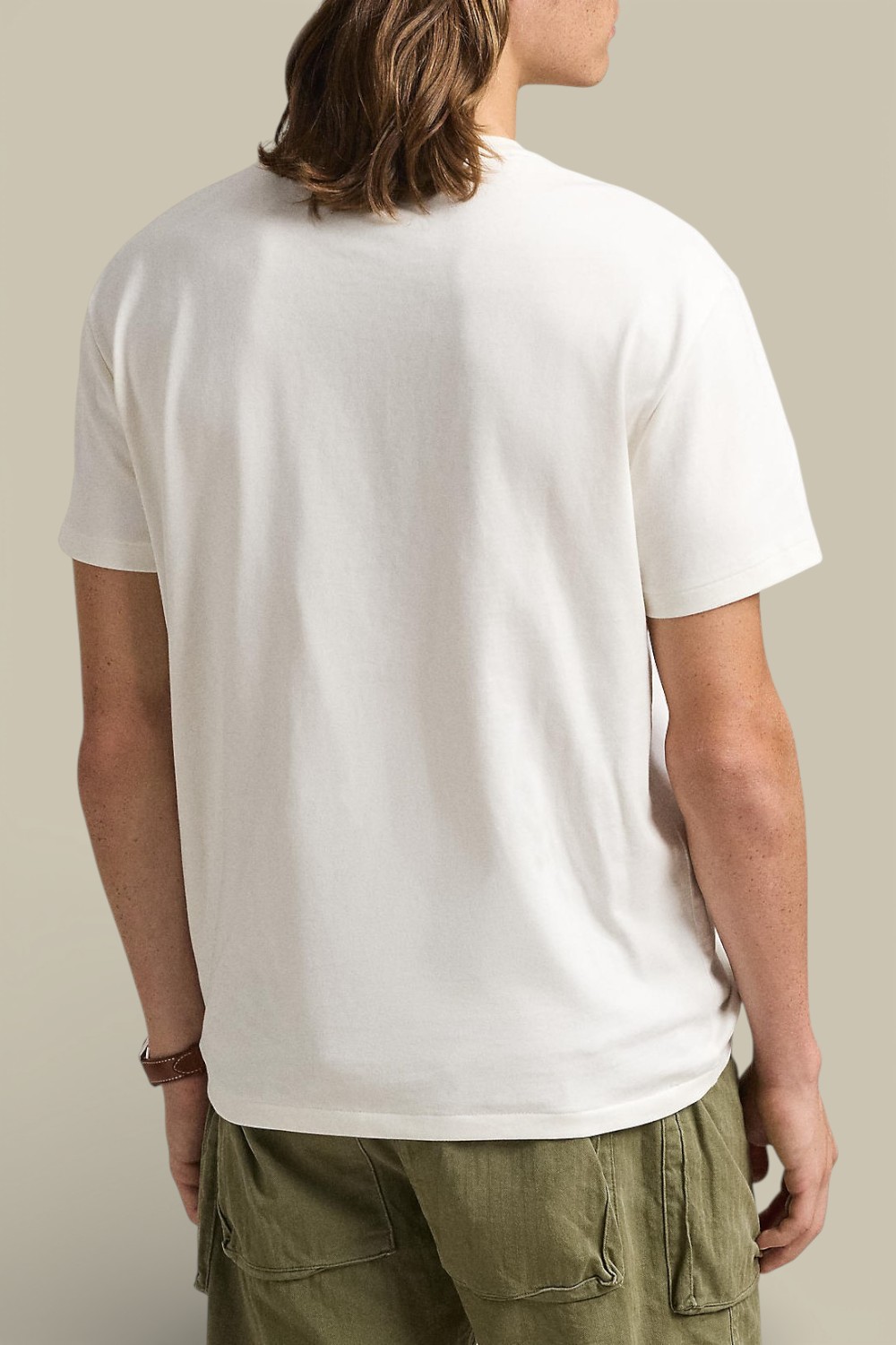 תמונת דוגמן אחורית של חולצת טי