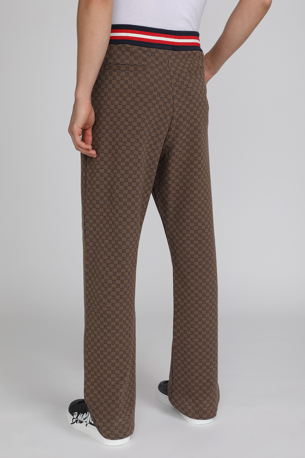 תמונת דוגמן אחורית של מכנסיים ארוכים מונוגרמה