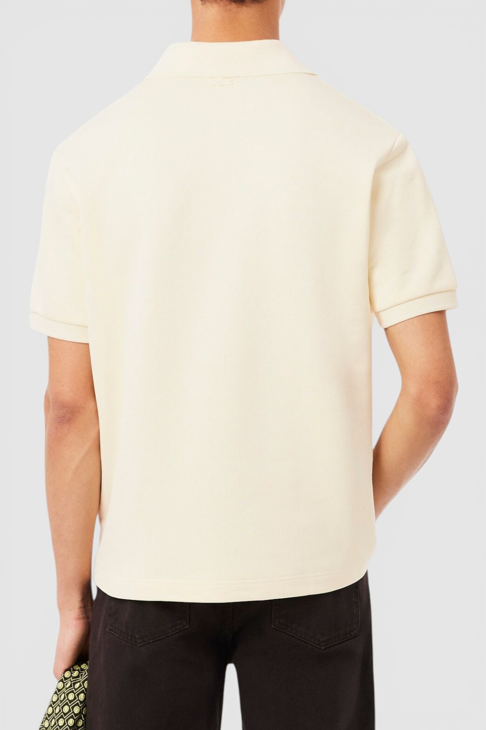 תמונת דוגמן אחורית של חולצת פולו פליז