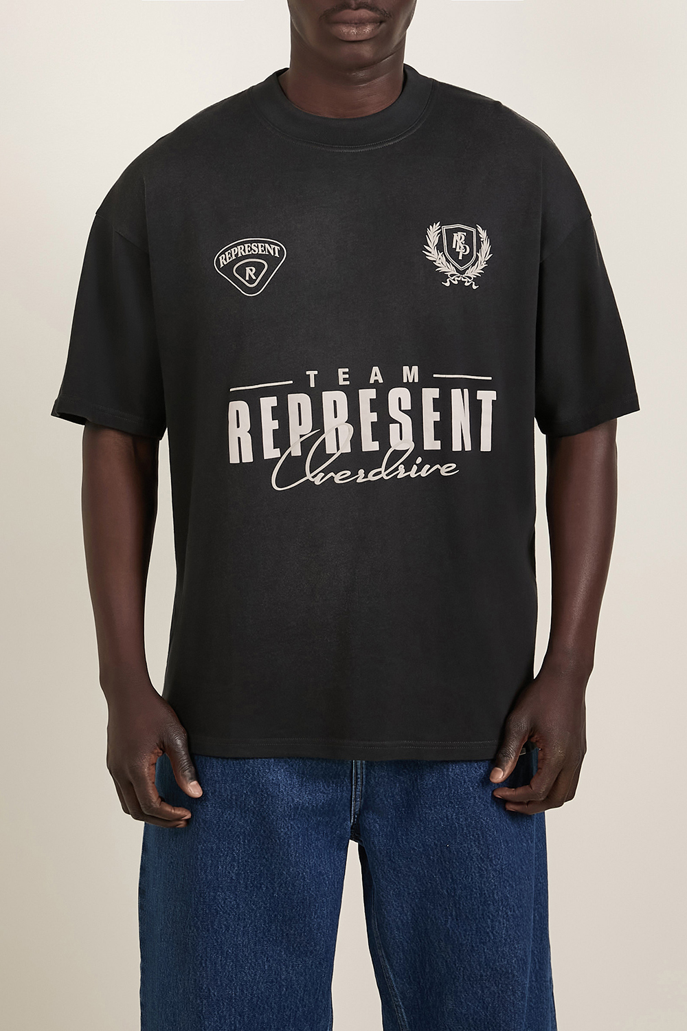 תמונת דוגמן קידמית של חולצת טי