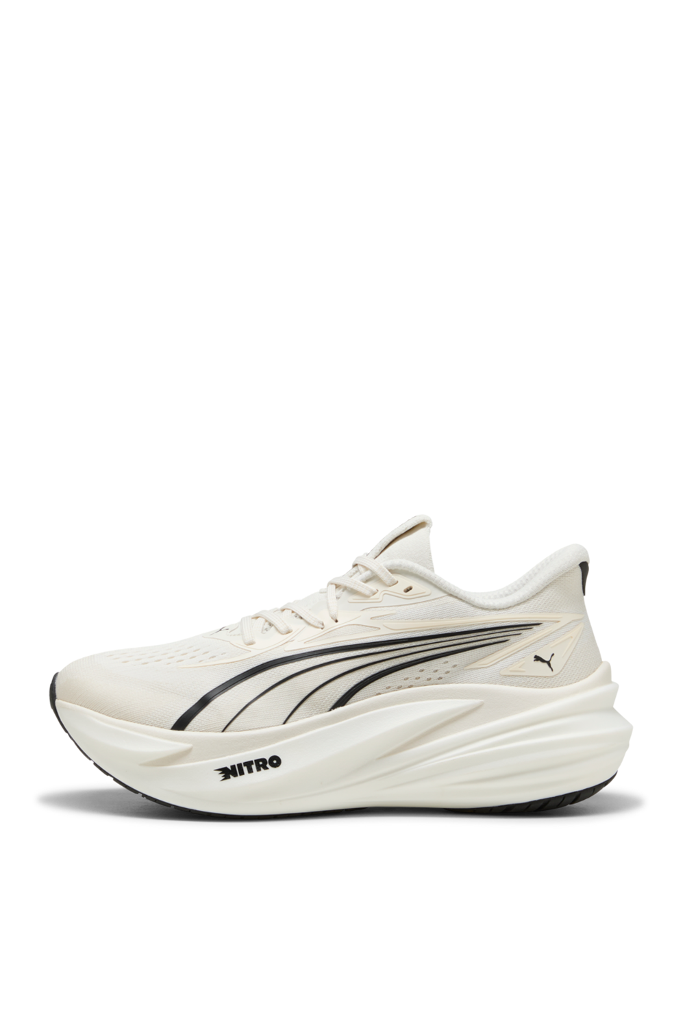 תמונה אחורית של נעלי סניקרס