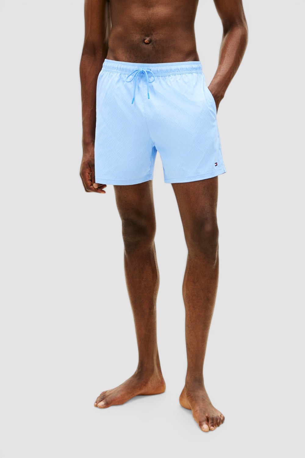 תמונת דוגמן קידמית של MEDIUM DRAWSTRING JACQUARD