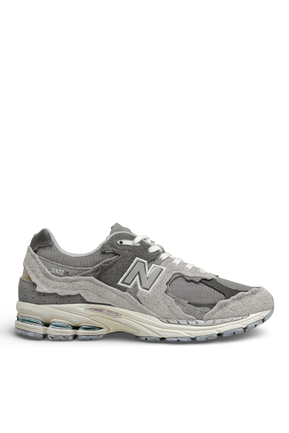 תמונה קידמית של נעלי סניקרס 2002