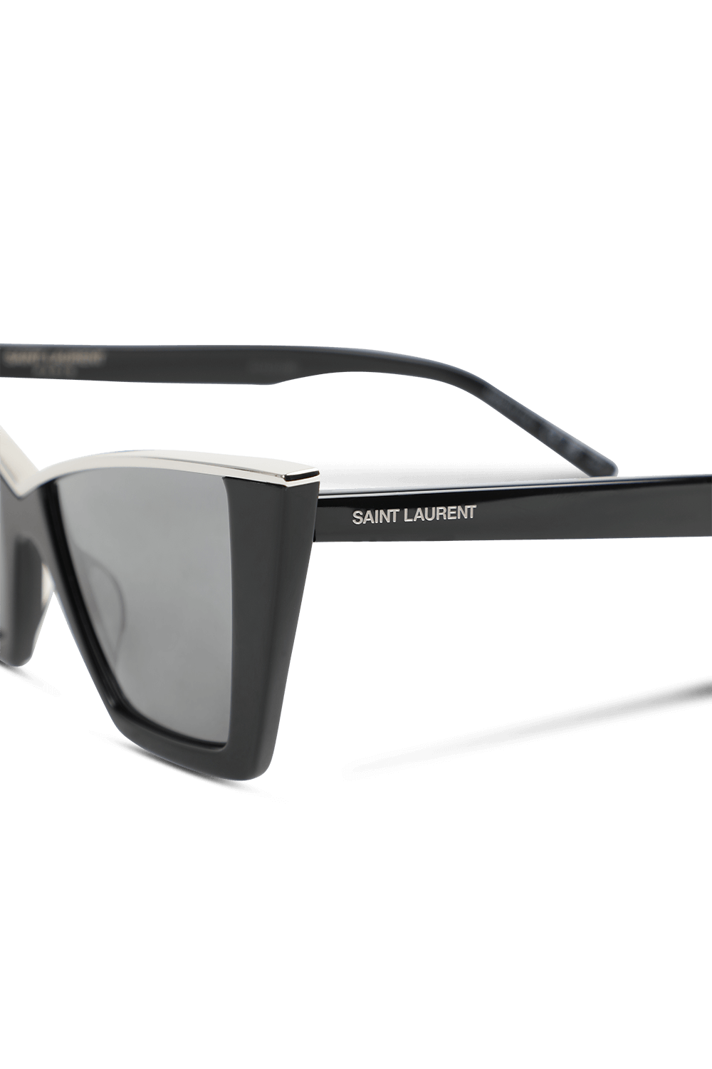 תמונת תקריב של משקפי שמש 570 