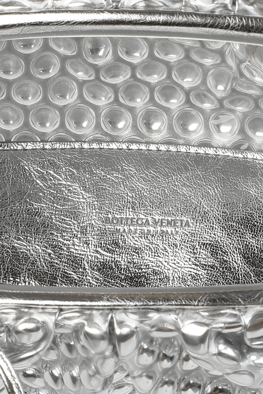 תמונת פנים של The Mini Pouch Bubble Bag in Silver