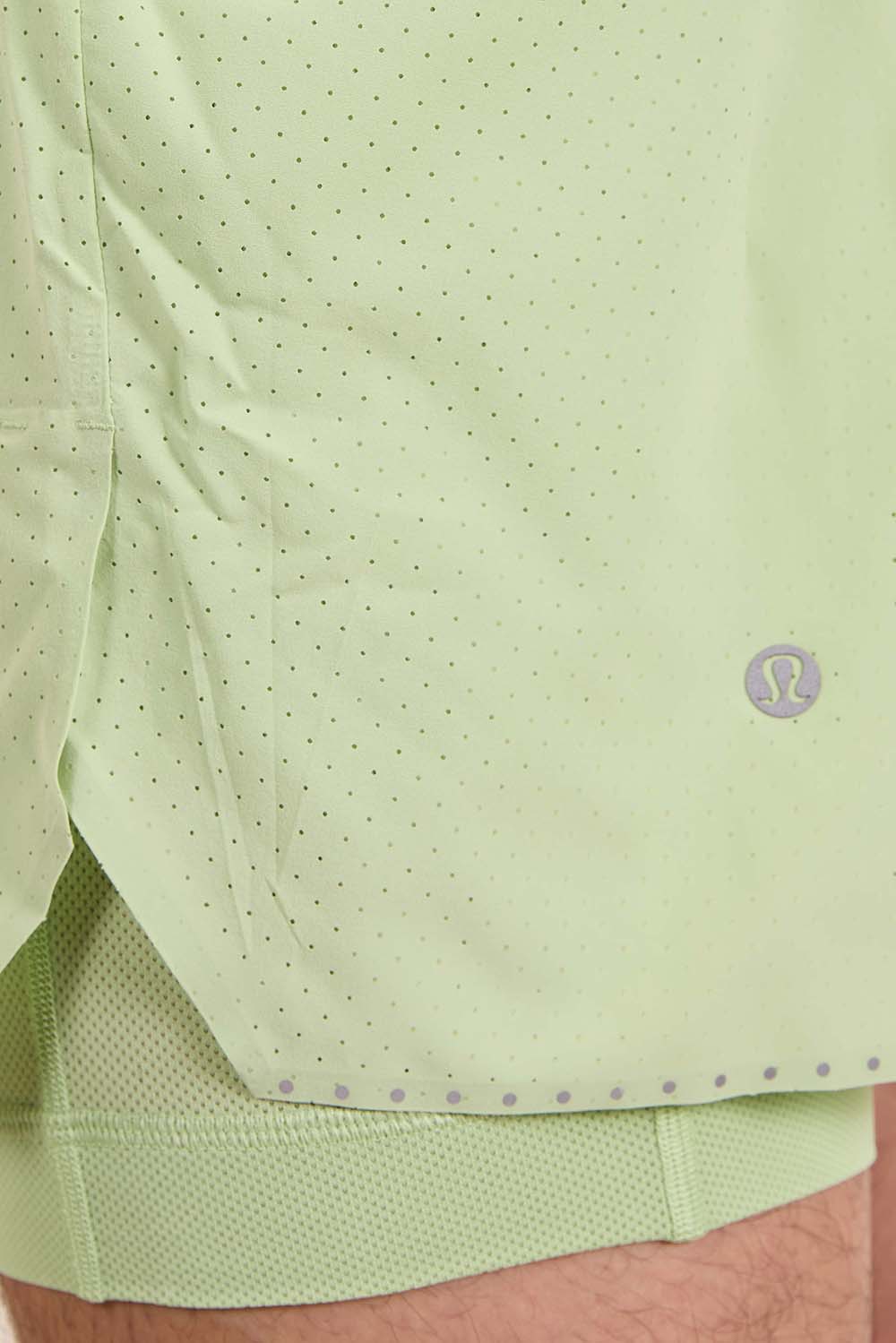 תמונת תקריב דוגמן של Fast And Free Running Short Lined 5