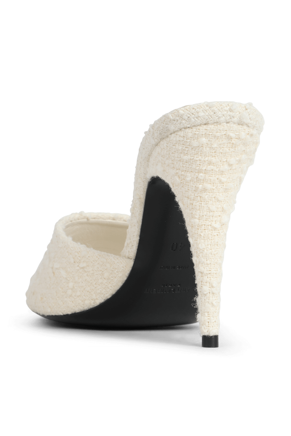 תמונה אחורית של נעלי עקב מצמר בצבע לבן