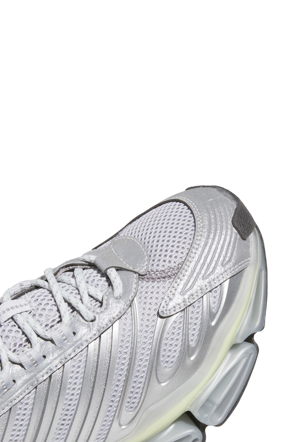 תמונת פנים של נעלי סניקרס מגהרייד AG