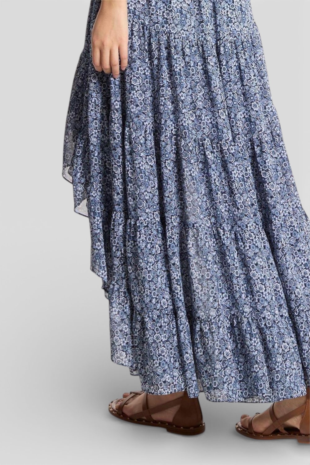 תמונת תקריב דוגמן של שמלת מקסי