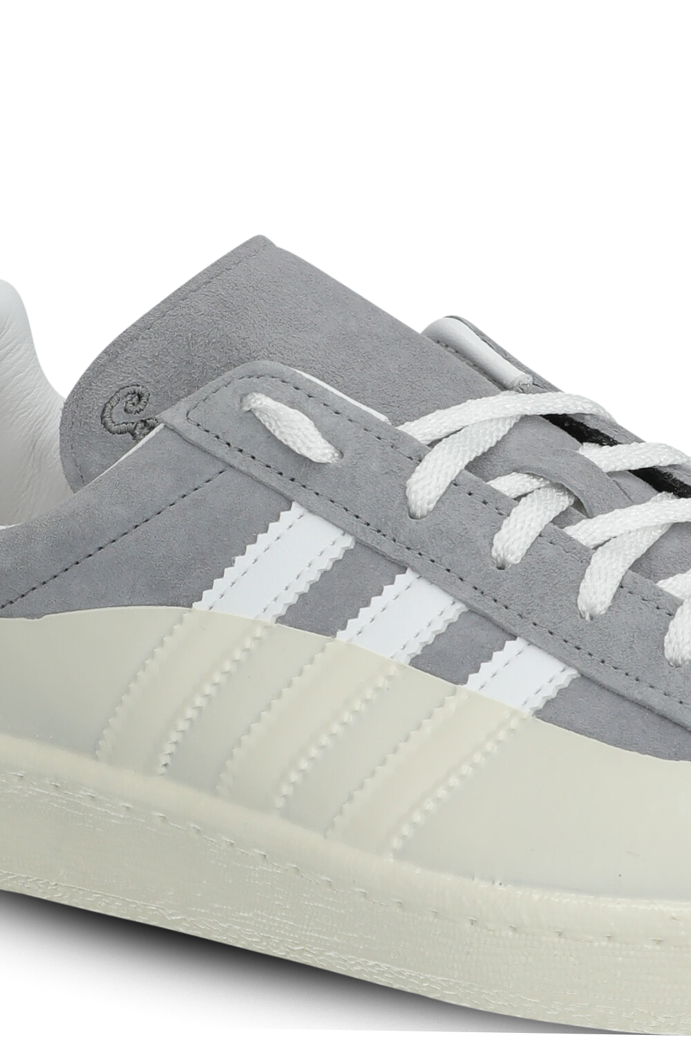 תמונת פנים של נעלי סניקרס קמפוס 80