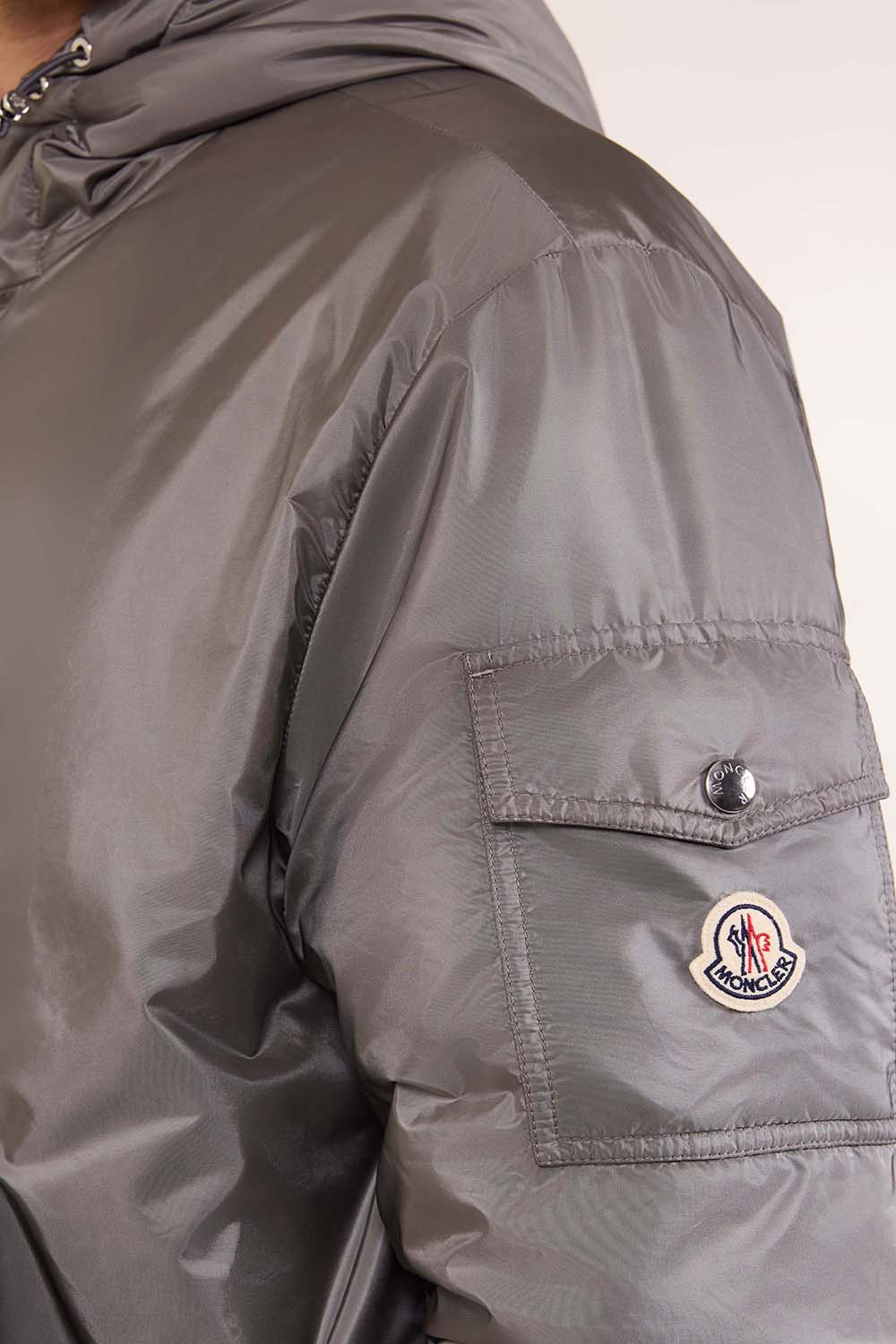 תמונת תקריב דוגמן של ז'קט