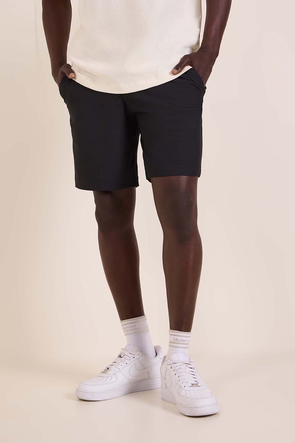 תמונת דוגמן קידמית של ABC CalssicFit Short 9 Warpstreme