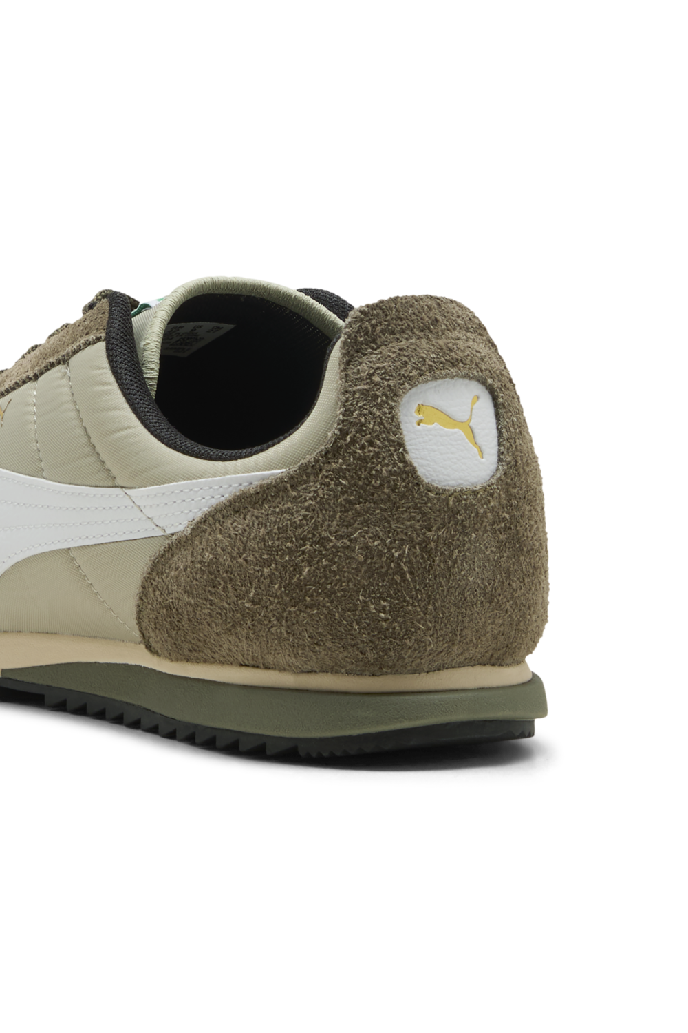 תמונת פנים של נעלי סניקרס