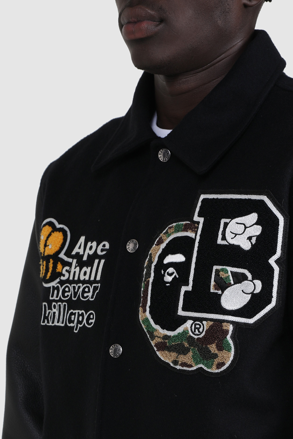 תמונת דוגמן אחורית של ז'קט בייסבול