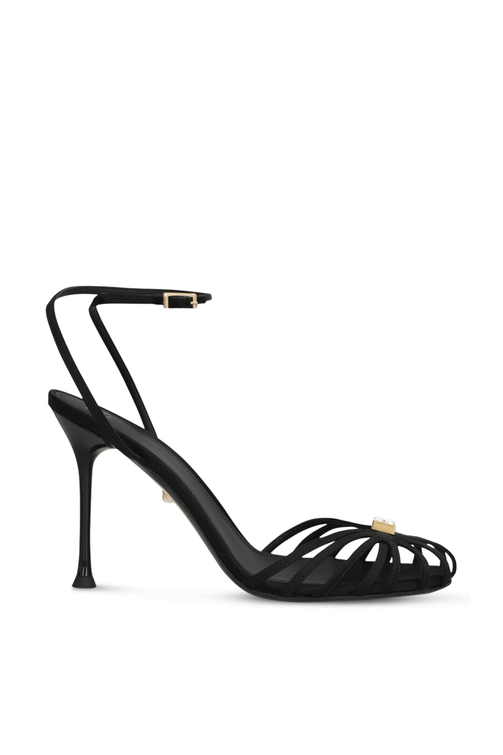 תמונה קידמית של נעלי עקב סאטן משי