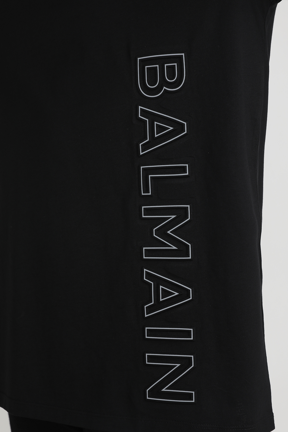 תמונת תקריב דוגמן של חולצת טי רפלקטיבית