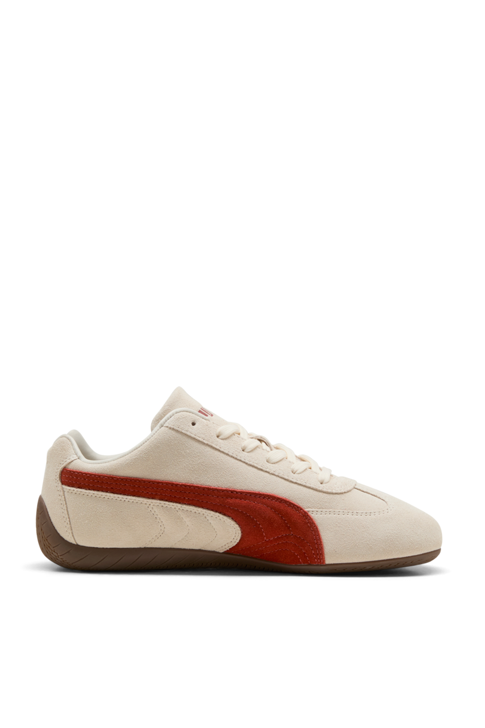 תמונה קידמית של נעלי סניקרס