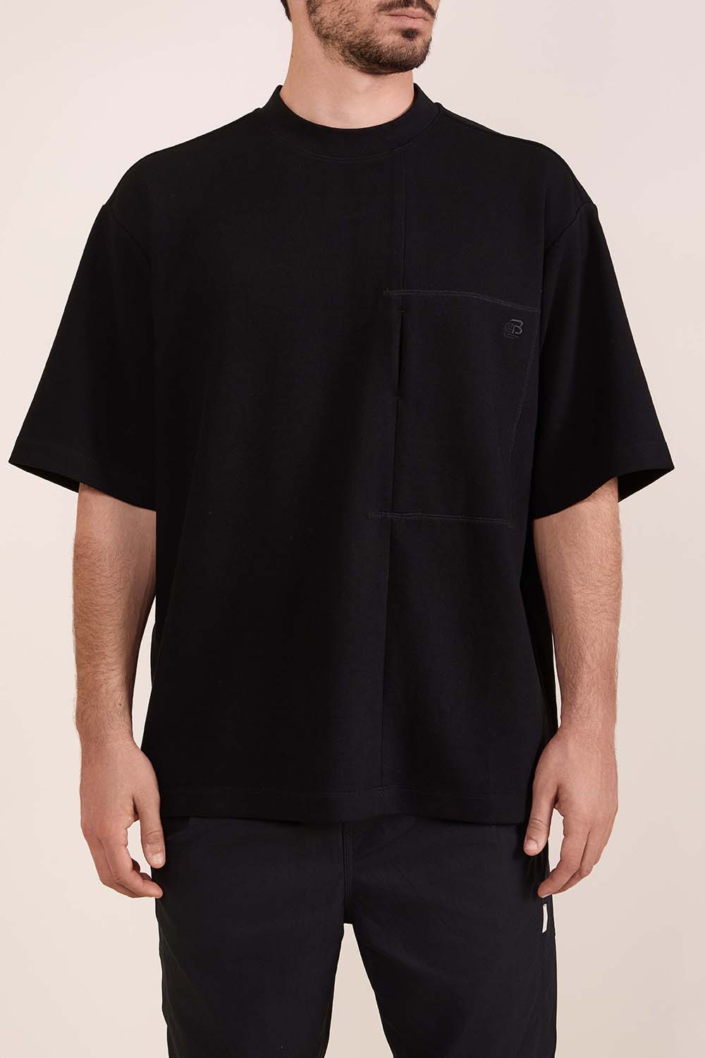 תמונת דוגמן קידמית של סריג טי אוברסייז