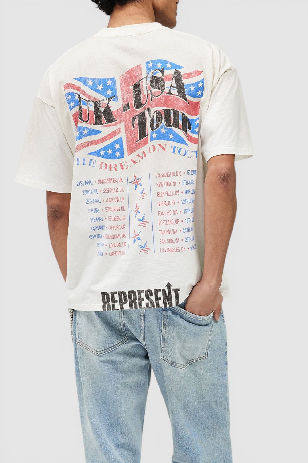 תמונת דוגמן אחורית של חולצת טי אוברסייז