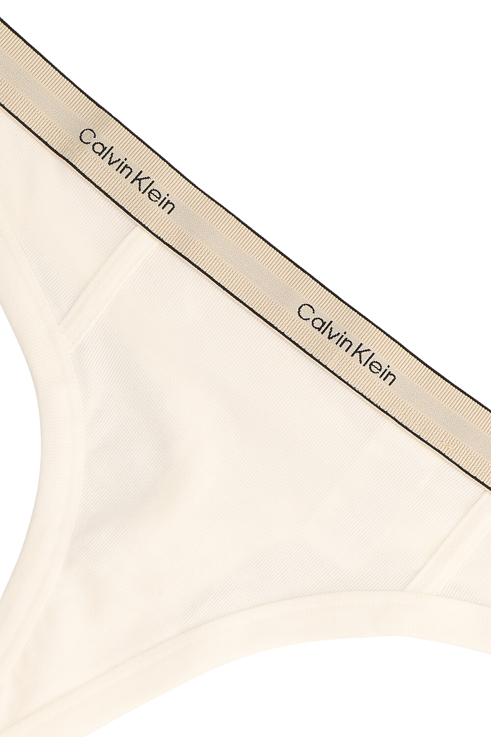 תמונת תקריב של תחתוני חוטיני