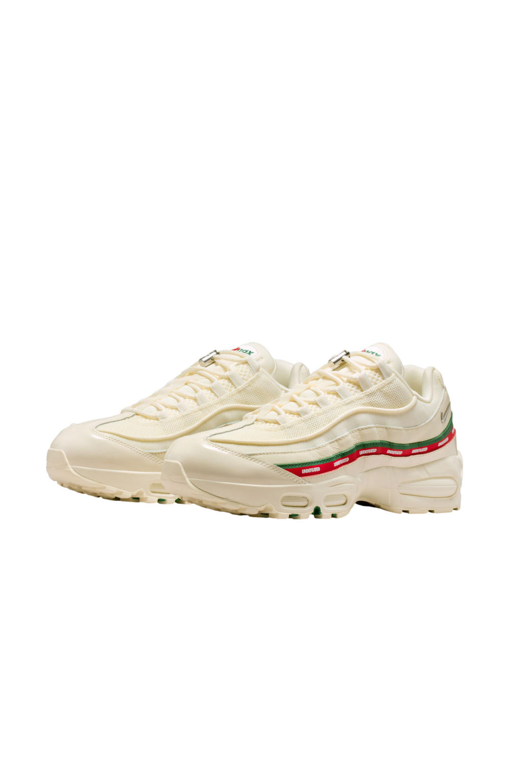 תמונת תקריב של נעלי סניקרס איר מקס 95 נייקי X אנדיפיטד