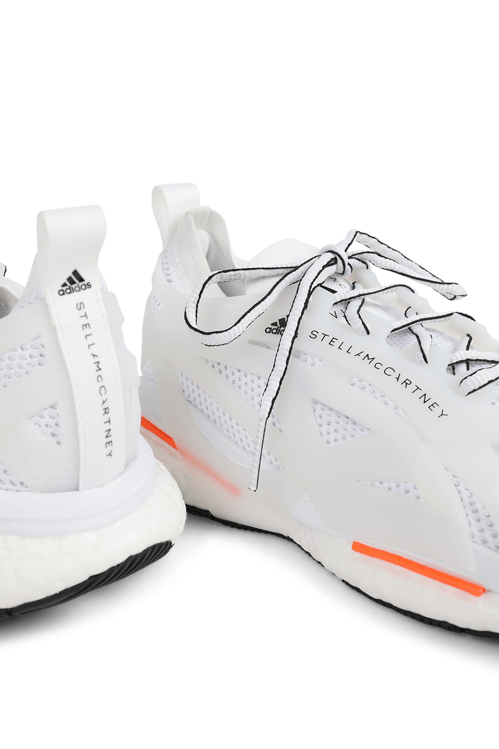 תמונת תקריב של נעלי ריצה מבד רשת אקולוגיות