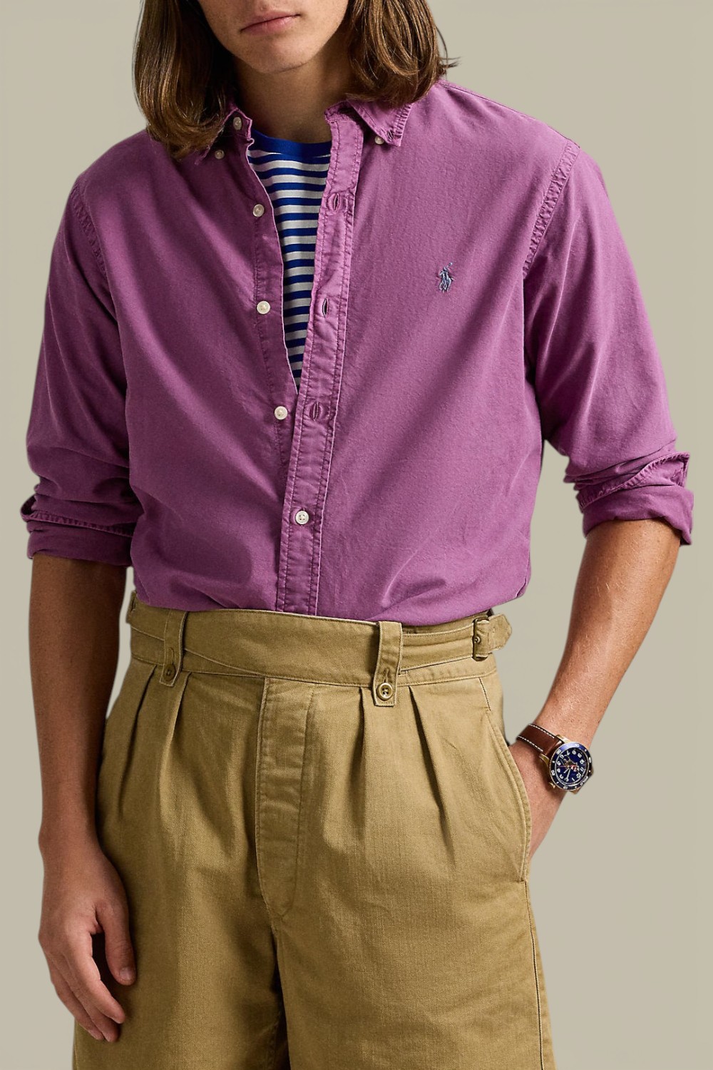 תמונת דוגמן קידמית של חולצות כפתורים ארוכה