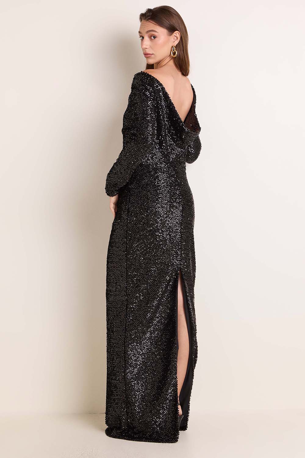 תמונת דוגמן אחורית של שמלת פייאטים מקסי