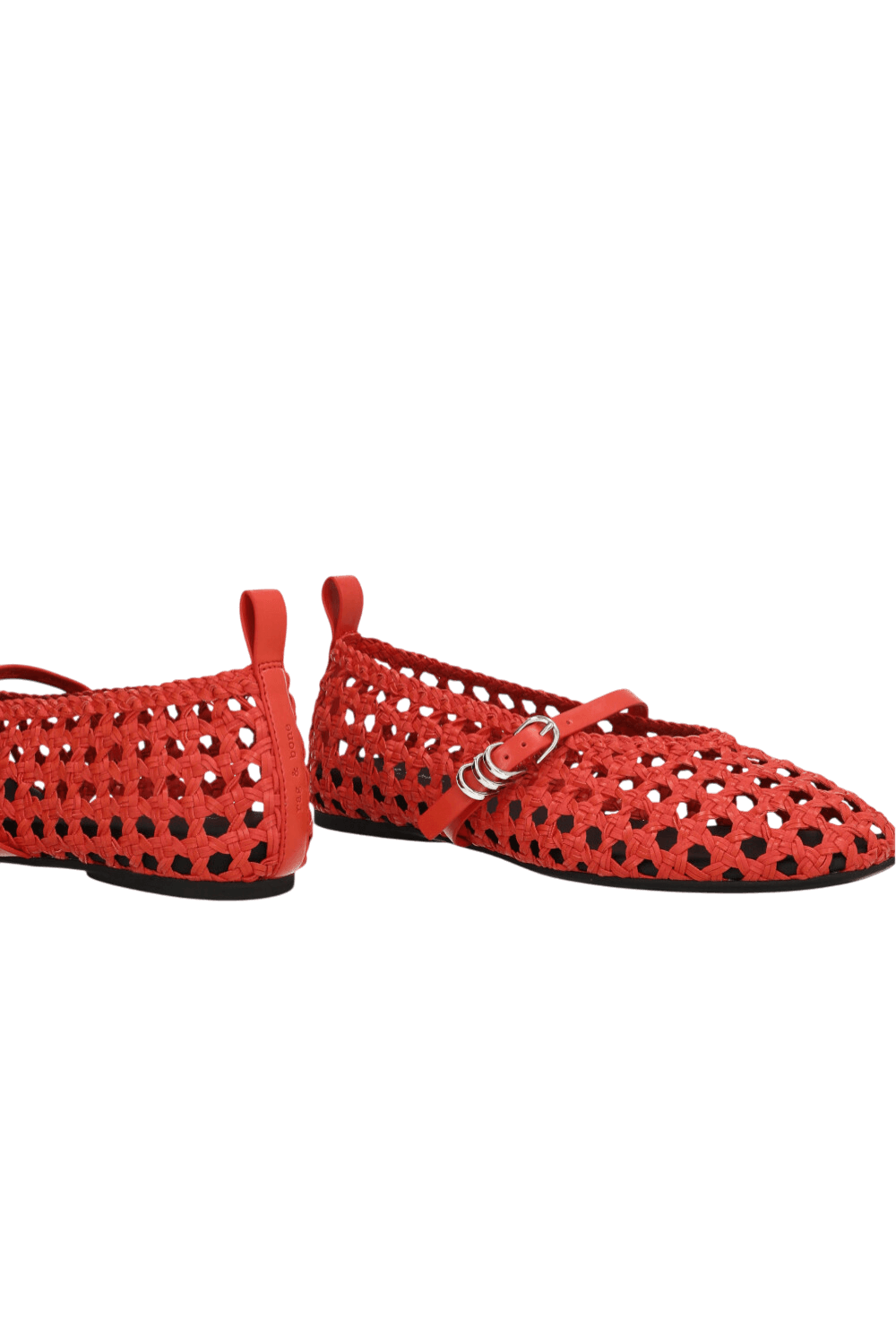 תמונת תקריב של נעלי מרי ג'יין