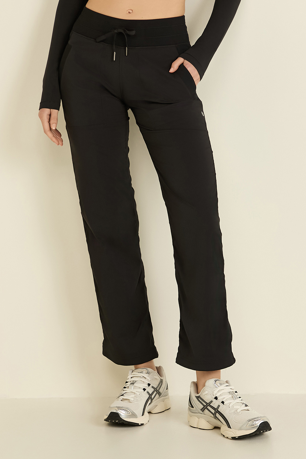 תמונת דוגמן קידמית של Dance Studio Mid-Rise Pant *Short