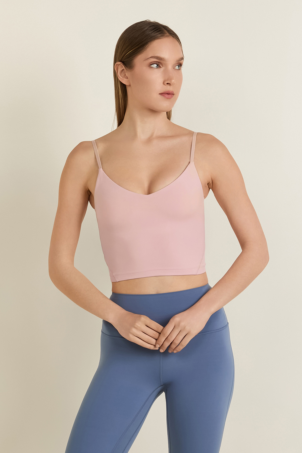 תמונת דוגמן קידמית של Align™ Cami Cropped Tank Top A/B Cup
