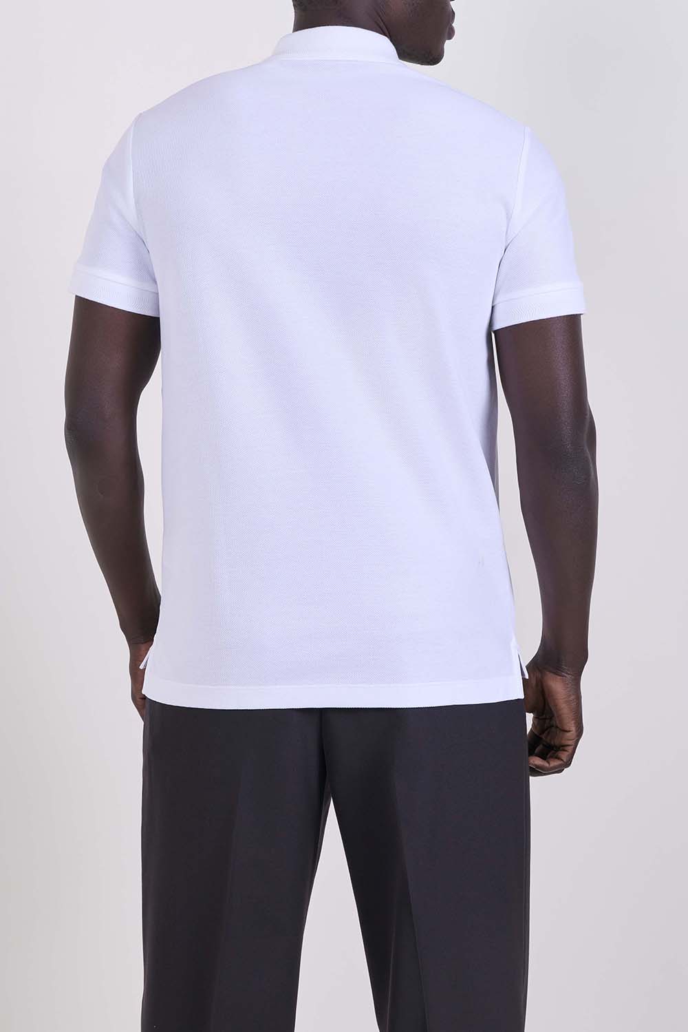 תמונת דוגמן אחורית של חולצת פולו